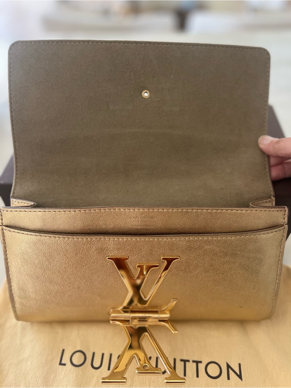 Authentic Louis Vuitton Louise MM Metallic Gold Leather Envelope Clutch Bag - Picture 4 of 10